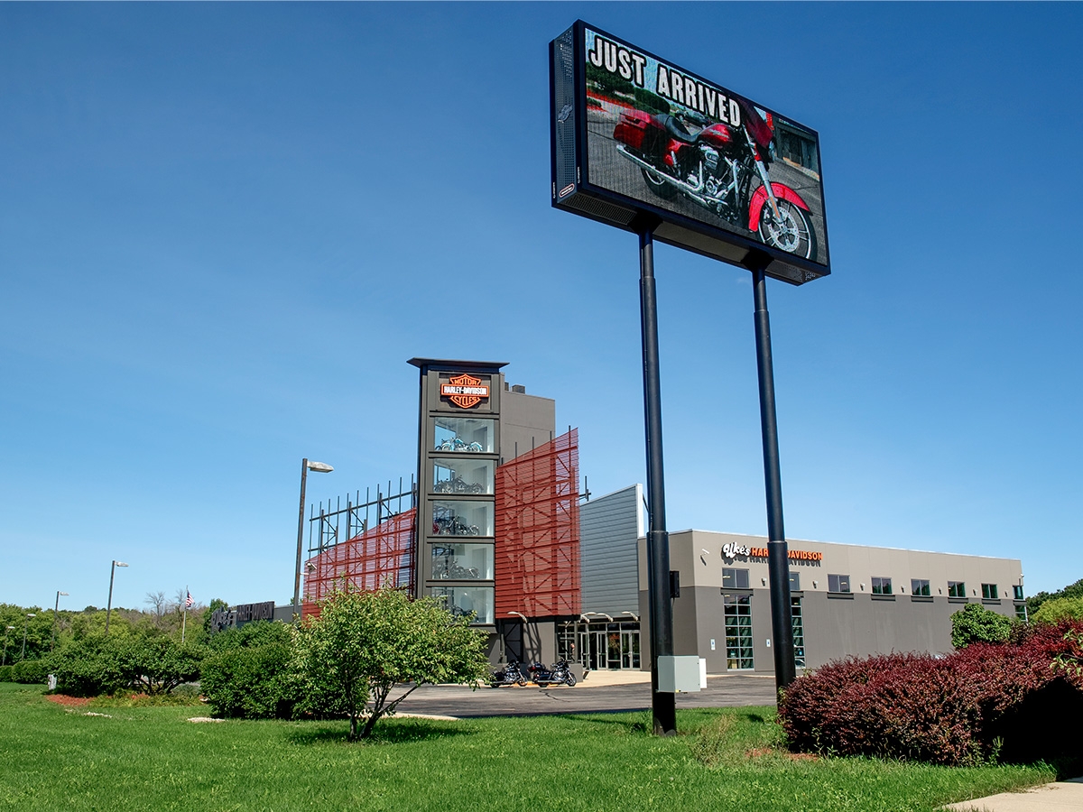 Uke's Harley Davidson; 16mm, 12' x 24', Kenosha, WI