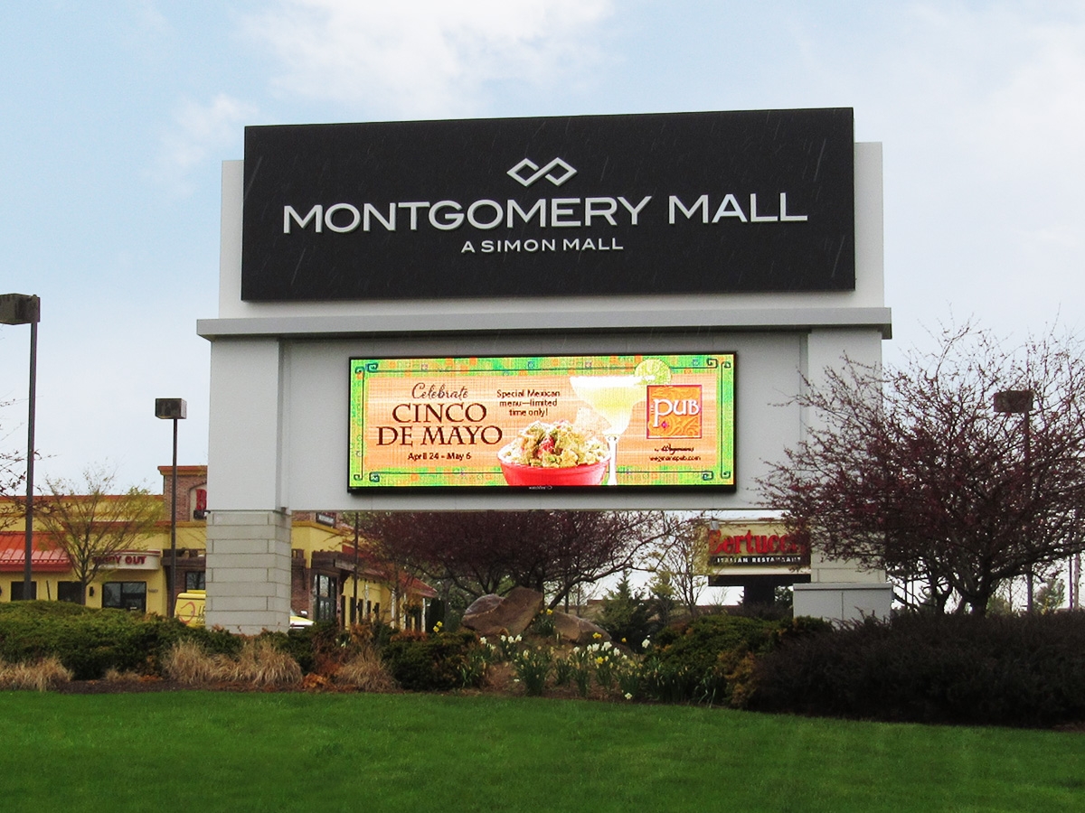 Montgomery Mall; 19mm, 6'5" x 18'3", North Wales, PA